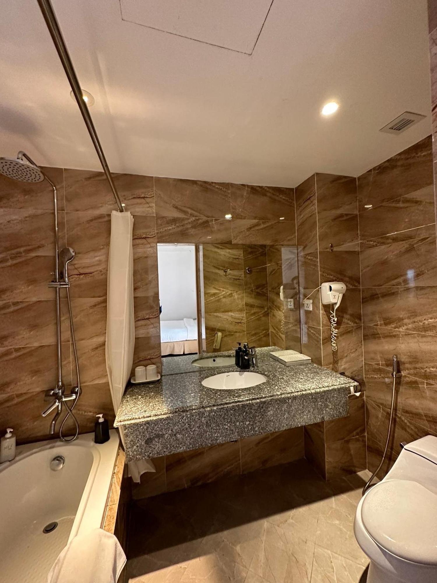 Sky Gem Hotel Sora Ho Chi Minh City Exterior photo